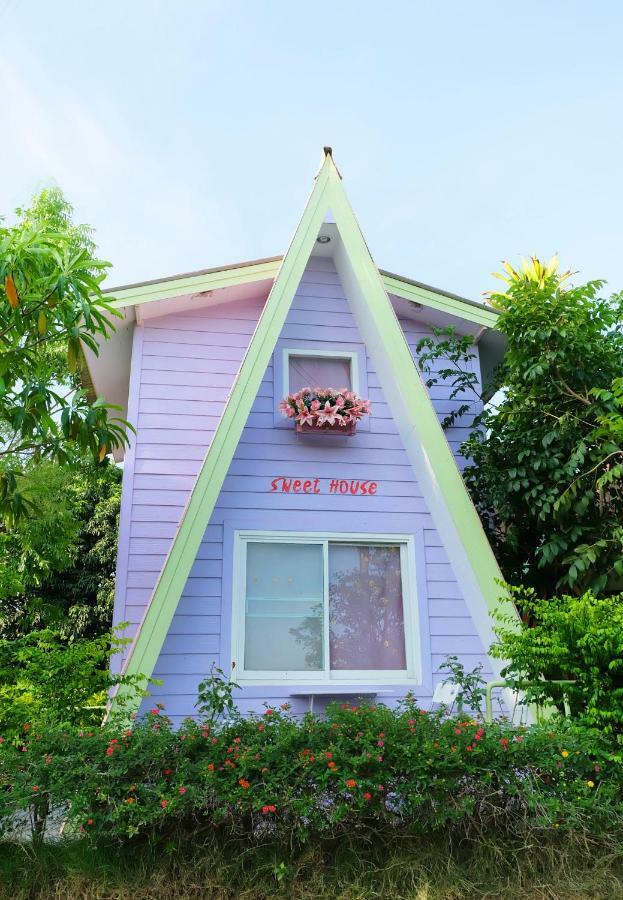 A Houses Homestay Nakhonratchasima Екстериор снимка