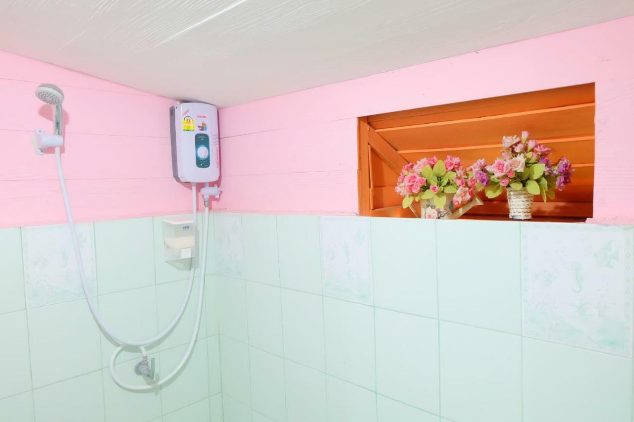 A Houses Homestay Nakhonratchasima Екстериор снимка